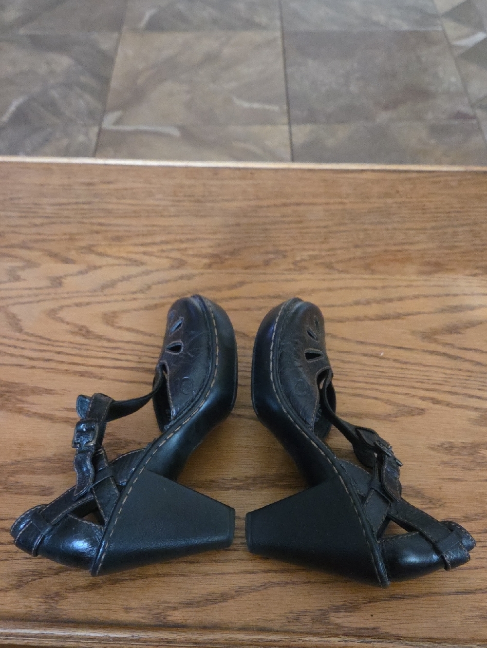 Born Charisma Mary Jane T Strap Sandals Leather Block Heels Black Womens 8 - Picture 6 of 10